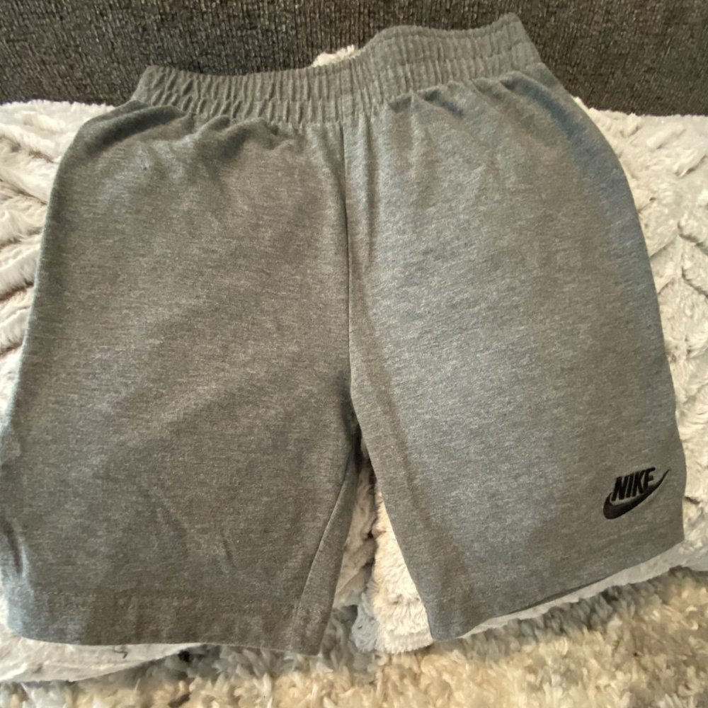 Nike med gray sweat boy's shorts